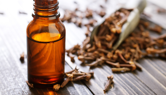 6 Ways to Use Clove Essential Oil for Your Health